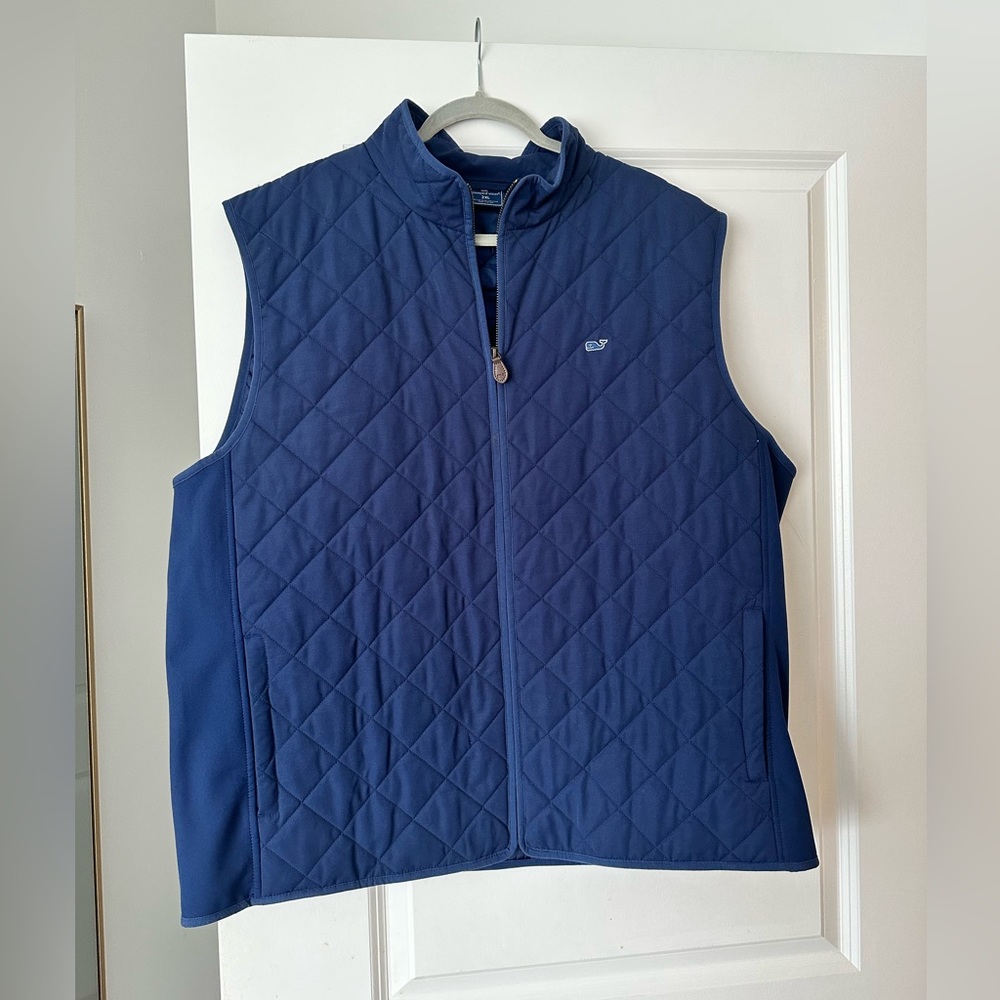 Men’s blue vineyard vines vest